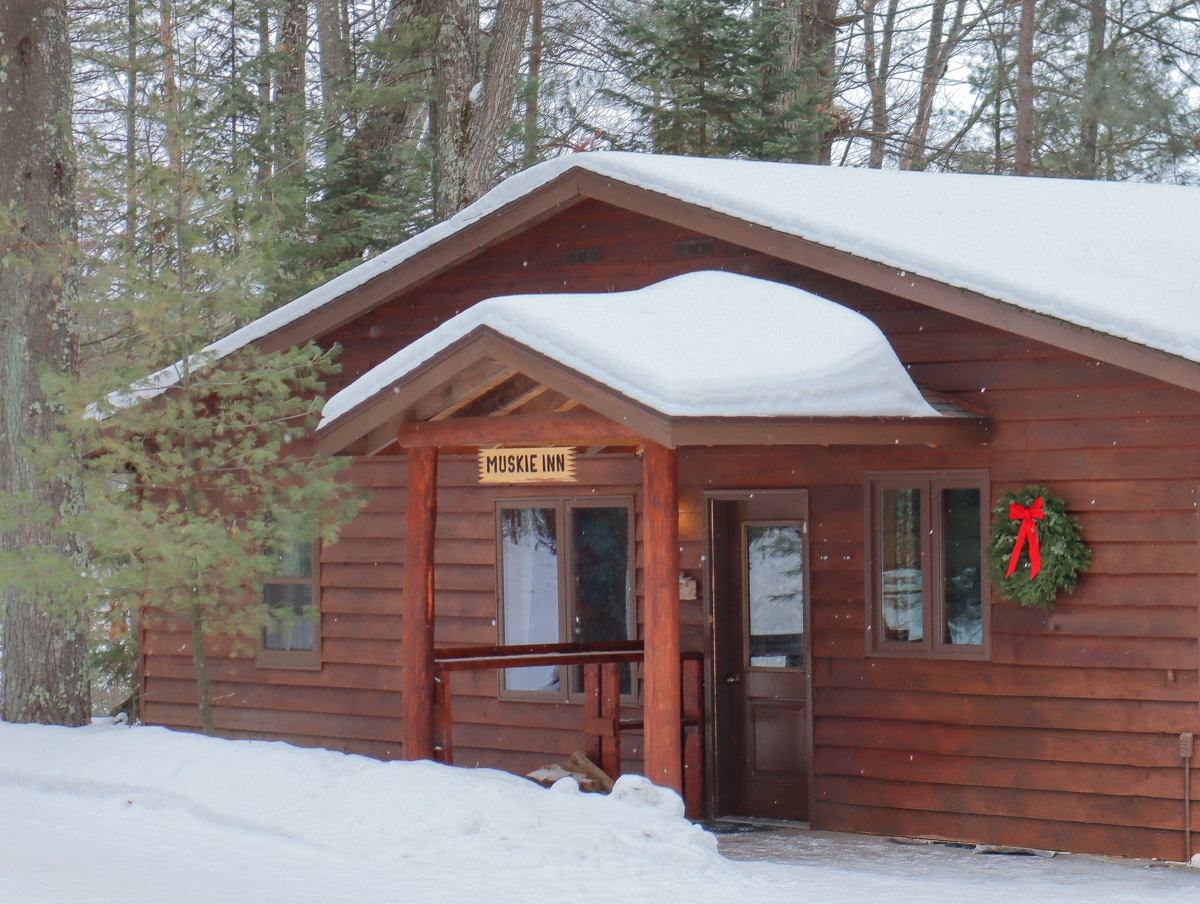 Muski inn lakeside cabin 1